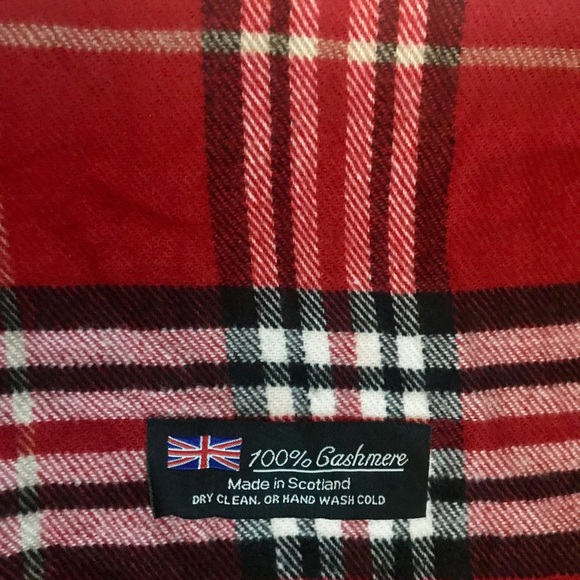 Women’s 100% cashmere plaid fringe scarves - Picture 2 of 7